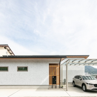 暮らしやすい動線と自然素材ー住み心地の良い平屋